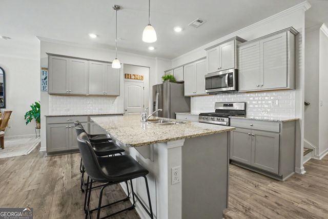 723 Woodstock Grove Drive, Woodstock, GA 30188