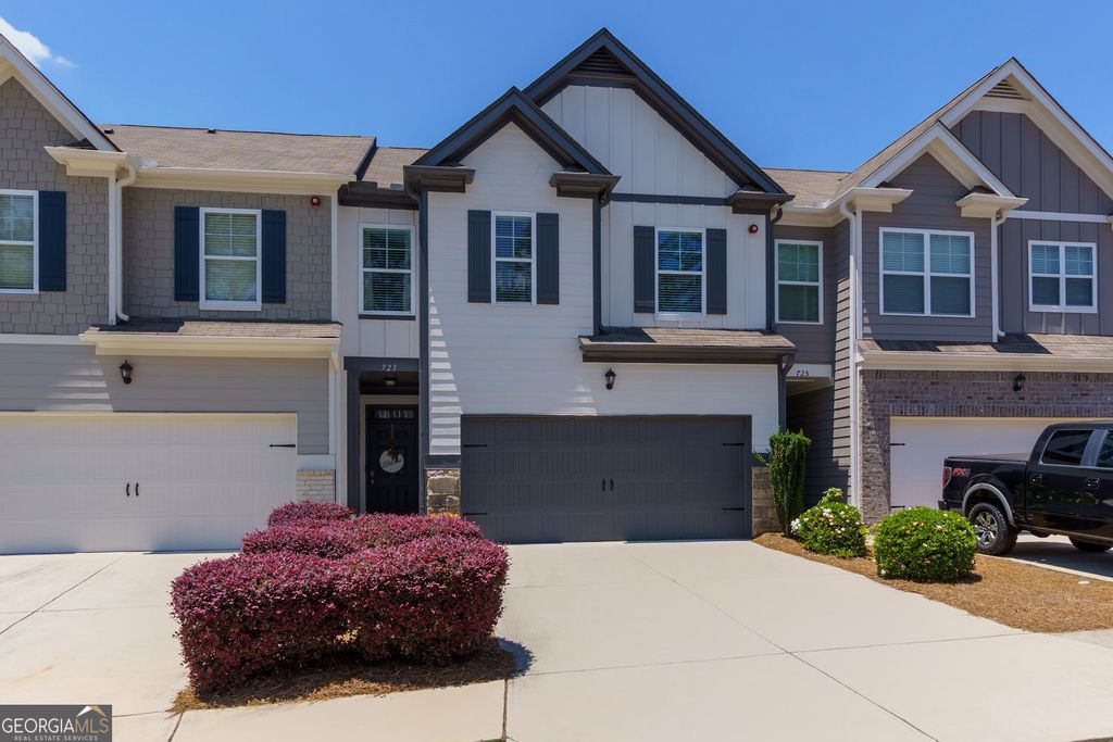 723 Woodstock Grove Drive, Woodstock, GA 30188