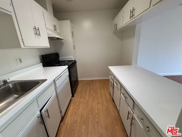 124 N Oxford Avenue, Los Angeles, CA 90004