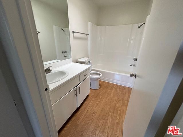 124 N Oxford Avenue, Los Angeles, CA 90004