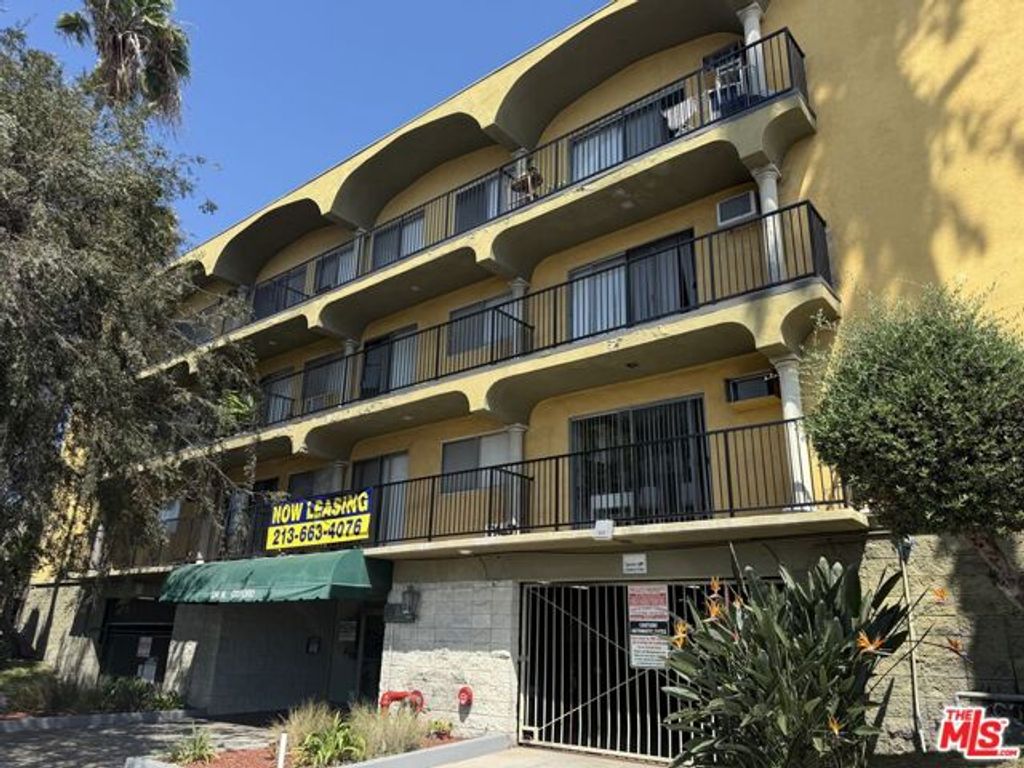 124 N Oxford Avenue, Los Angeles, CA 90004