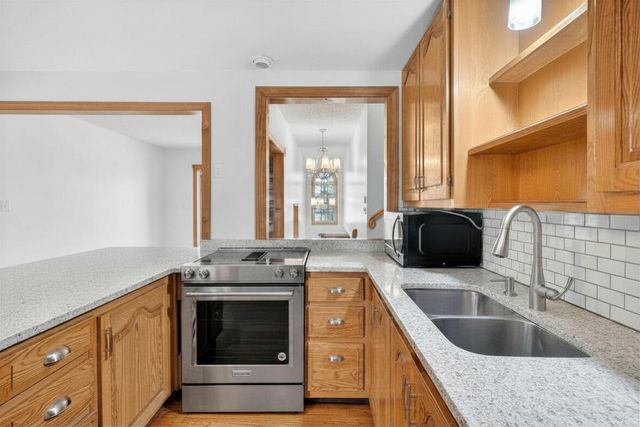 1345 E Walnut Street, Springfield, MO 65802