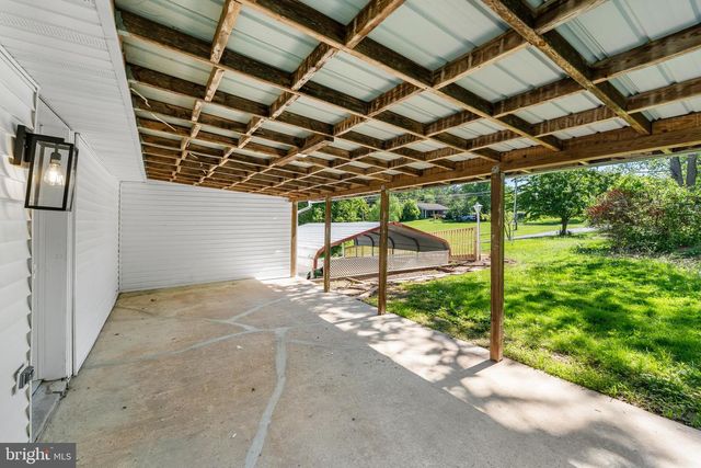 41 STONETOWN RD, Birdsboro, PA 19508