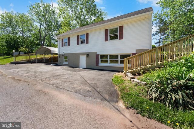 41 STONETOWN RD, Birdsboro, PA 19508