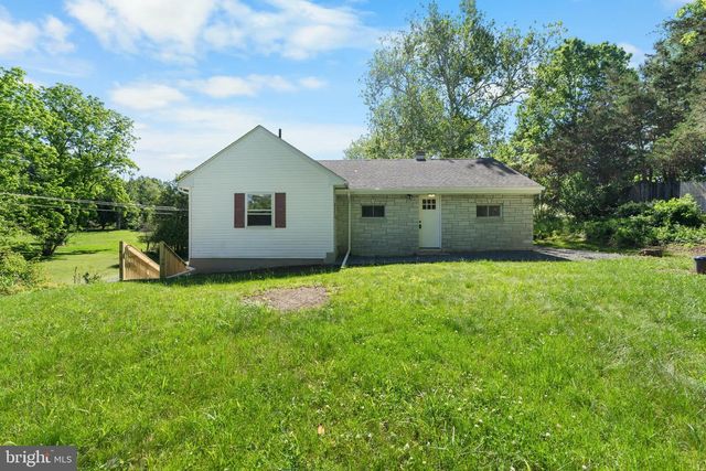41 STONETOWN RD, Birdsboro, PA 19508