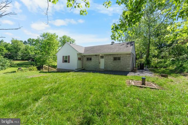 41 STONETOWN RD, Birdsboro, PA 19508
