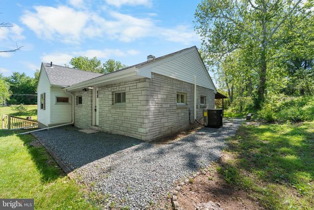 41 STONETOWN RD, Birdsboro, PA 19508