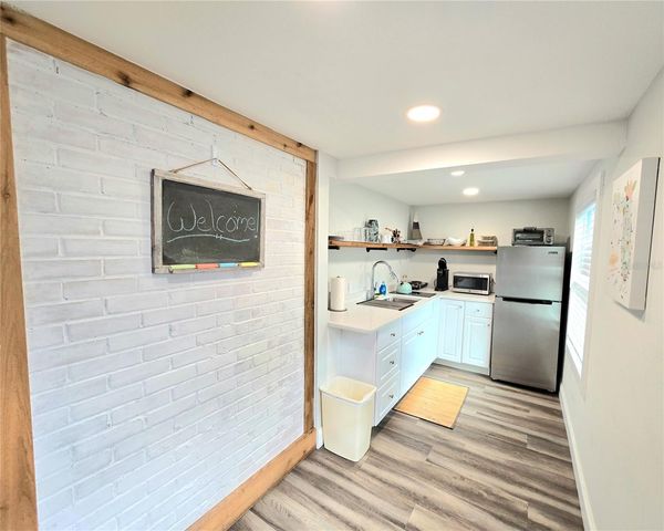 335 5TH AVENUE N, St Petersburg, FL 33701
