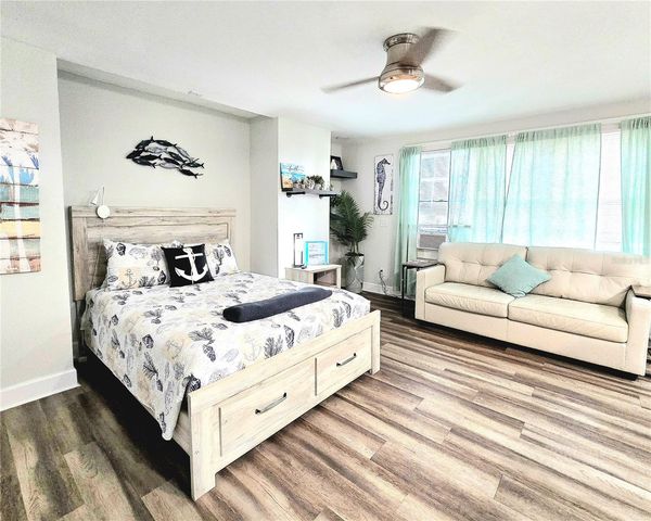 335 5TH AVENUE N, St Petersburg, FL 33701