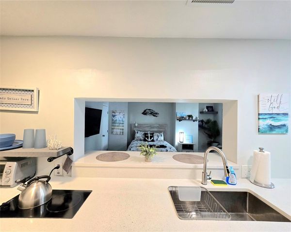 335 5TH AVENUE N, St Petersburg, FL 33701