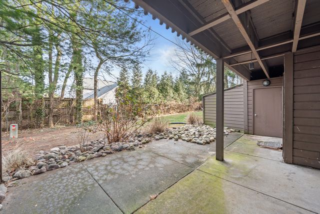 750 Shaker Drive 501, Lexington, KY 40504