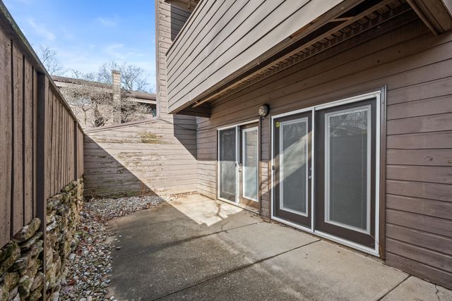 750 Shaker Drive 501, Lexington, KY 40504