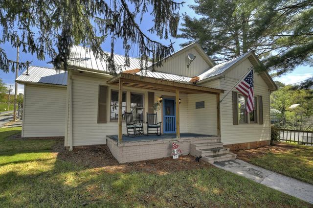 102 Riverview Street, Copperhill, TN 37317