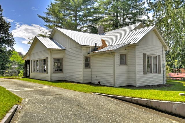 102 Riverview Street, Copperhill, TN 37317