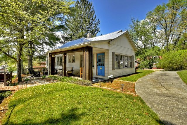 102 Riverview Street, Copperhill, TN 37317