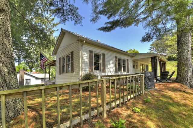 102 Riverview Street, Copperhill, TN 37317