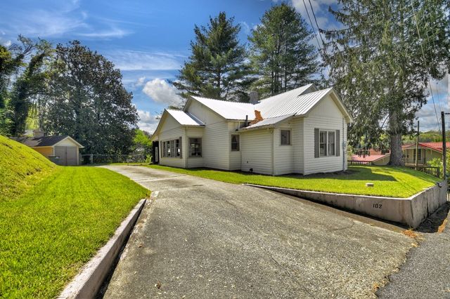 102 Riverview Street, Copperhill, TN 37317
