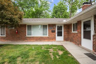 4413 S Crooks Road, Royal Oak, MI 48073