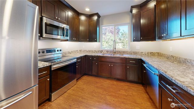 8836 E B Street, Tacoma, WA 98445