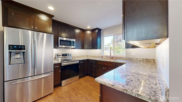 8836 E B Street, Tacoma, WA 98445