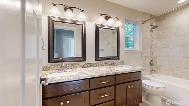 8836 E B Street, Tacoma, WA 98445