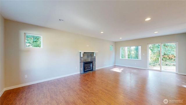 8836 E B Street, Tacoma, WA 98445