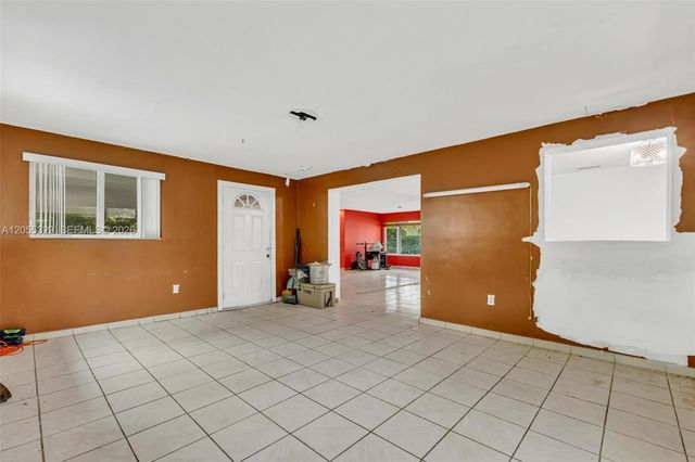 9921 SW 165th Ter, Miami, FL 33157