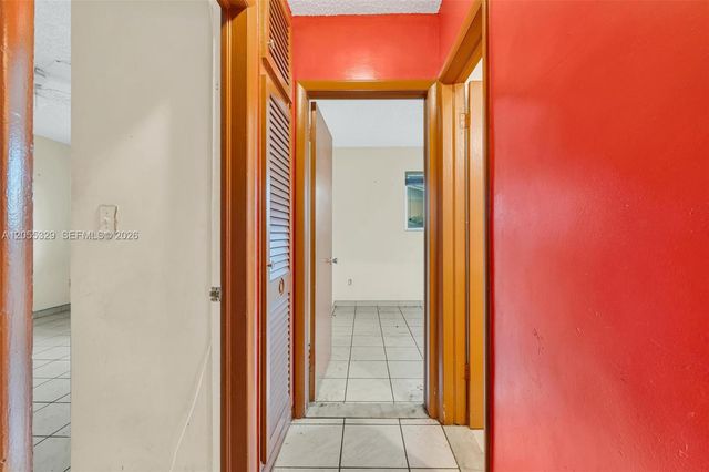 9921 SW 165th Ter, Miami, FL 33157