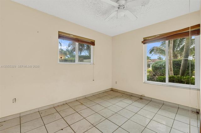 9921 SW 165th Ter, Miami, FL 33157