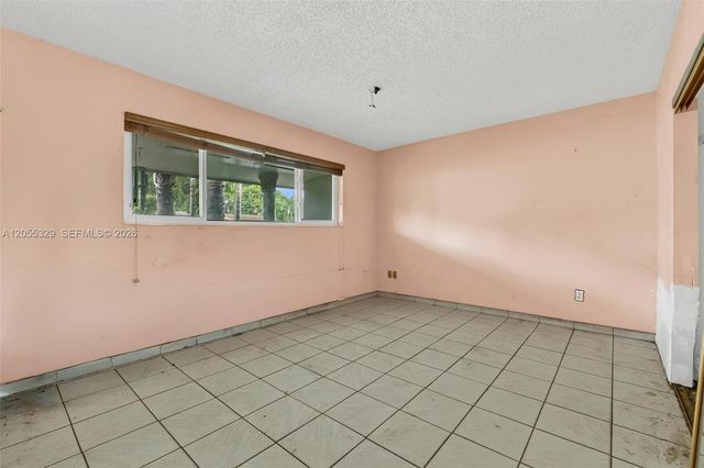 9921 SW 165th Ter, Miami, FL 33157