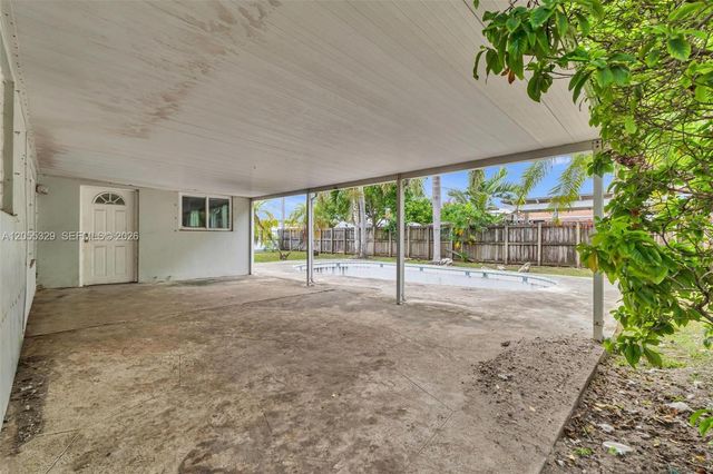 9921 SW 165th Ter, Miami, FL 33157