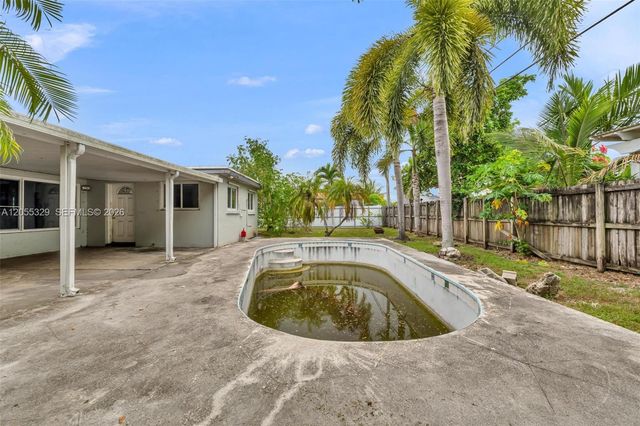 9921 SW 165th Ter, Miami, FL 33157