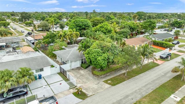 9921 SW 165th Ter, Miami, FL 33157