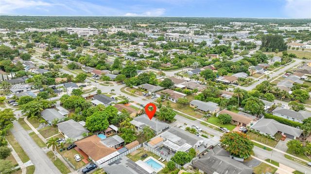 9921 SW 165th Ter, Miami, FL 33157