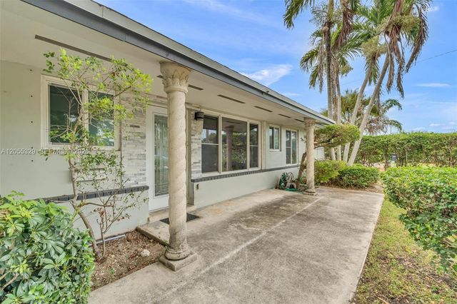 9921 SW 165th Ter, Miami, FL 33157