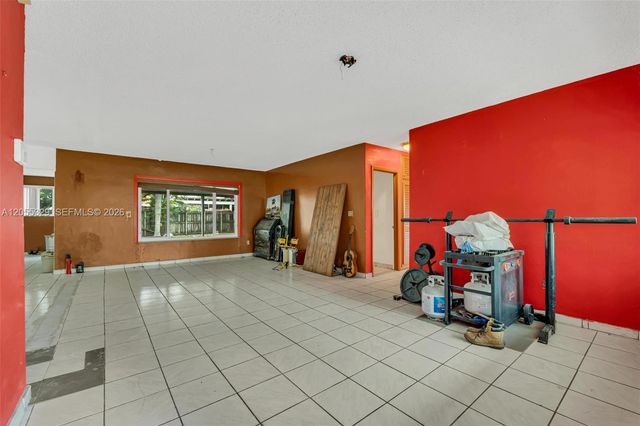 9921 SW 165th Ter, Miami, FL 33157