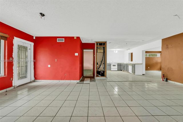 9921 SW 165th Ter, Miami, FL 33157