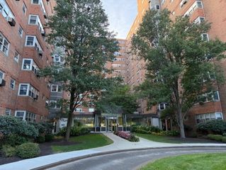 4950 N MARINE Drive 404, Chicago, IL 60640