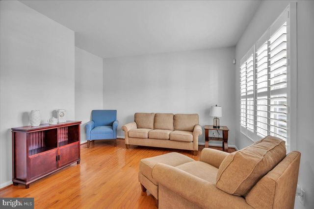 256 STAGGERBUSH RD, Williamstown, NJ 08094