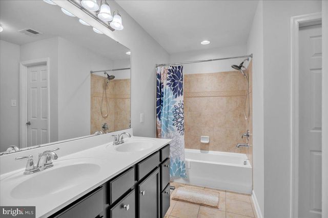 256 STAGGERBUSH RD, Williamstown, NJ 08094