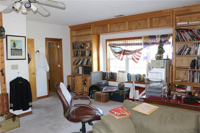 109 Black Bass LN, Knotts Island, NC 27950