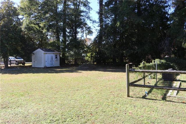 109 Black Bass LN, Knotts Island, NC 27950