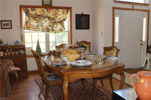 109 Black Bass LN, Knotts Island, NC 27950