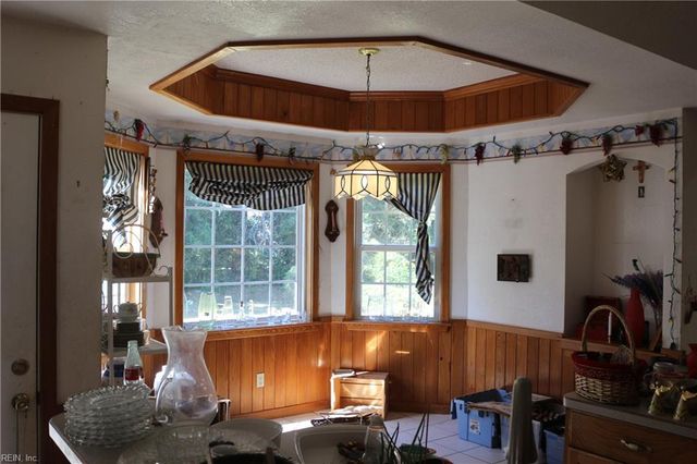 109 Black Bass LN, Knotts Island, NC 27950