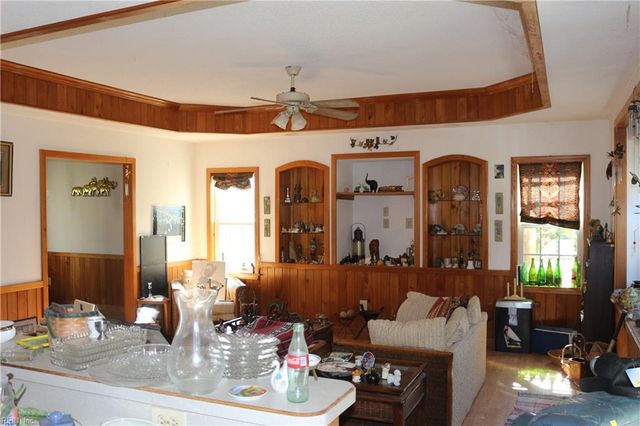 109 Black Bass LN, Knotts Island, NC 27950