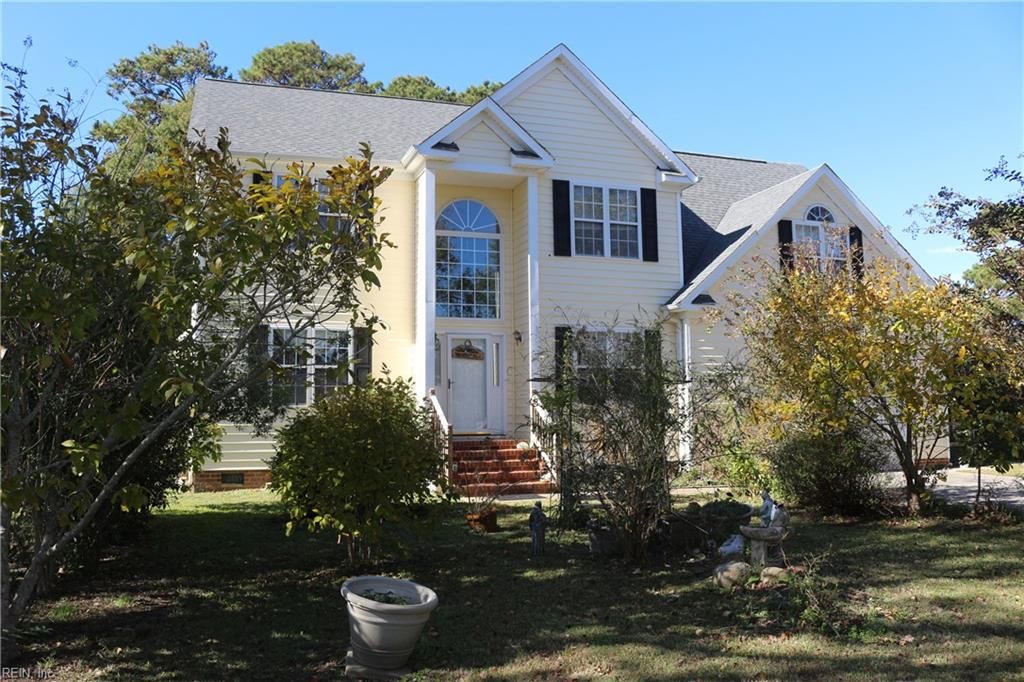 109 Black Bass LN, Knotts Island, NC 27950