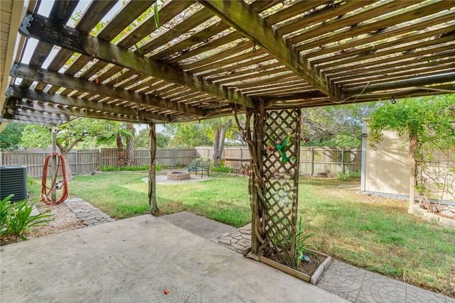 756 Alhambra Dr, Corpus Christi, TX 78418