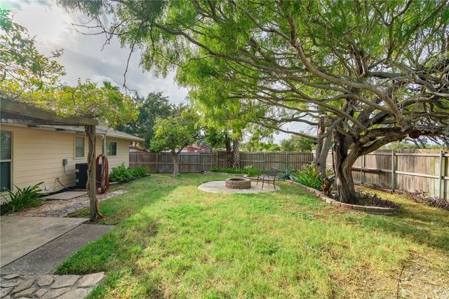 756 Alhambra Dr, Corpus Christi, TX 78418