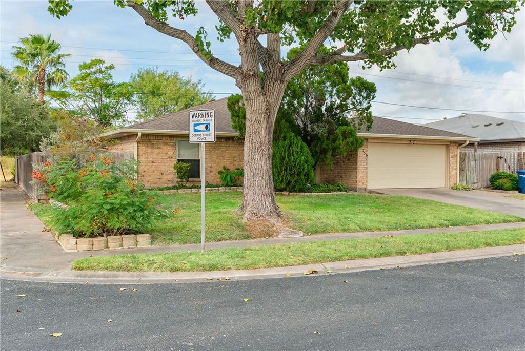 756 Alhambra Dr, Corpus Christi, TX 78418 — photo 3