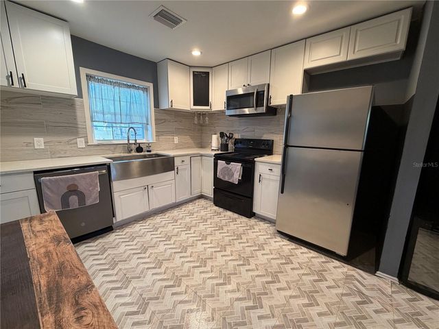 2516 3RD AVENUE S, St Petersburg, FL 33712